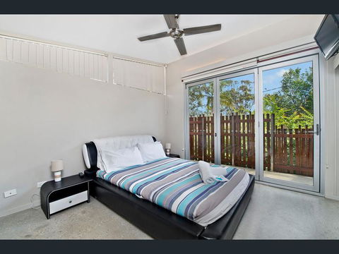 Crescent Head Spa Villa - Holiday Cairns 8