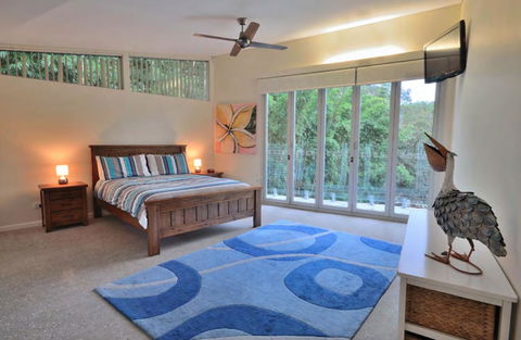 Crescent Head Spa Villa - Holiday Cairns 2