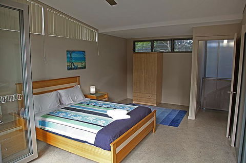 Crescent Head Spa Villa - Holiday Cairns 4