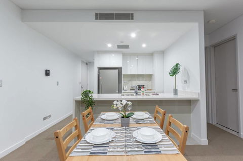 Inner City Stylish Apt Walk To Green Square - Holiday Cairns 4