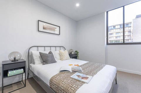 Inner City Stylish Apt Walk To Green Square - Holiday Cairns 5