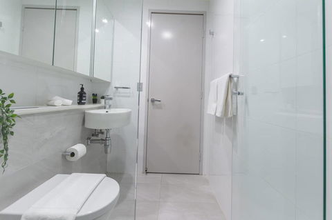 Inner City Stylish Apt Walk To Green Square - Holiday Cairns 2