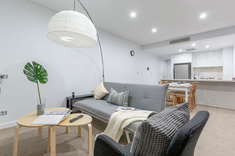 Inner City Stylish Apt Walk To Green Square - Holiday Cairns 0