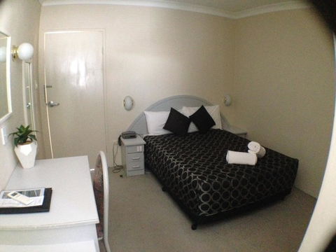 Ben Chifley Motor Inn - Holiday Cairns 30