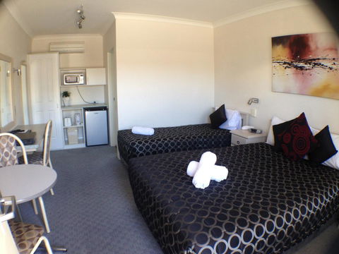Ben Chifley Motor Inn - Holiday Cairns 29