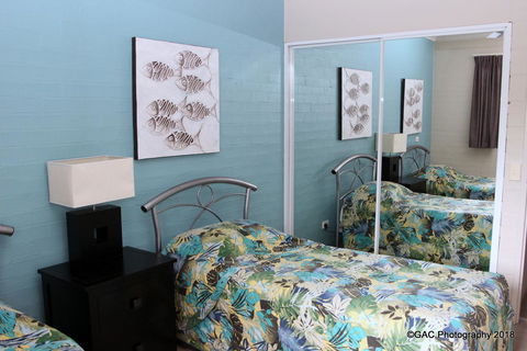 Mollymook Cove Apartments - Holiday Cairns 21