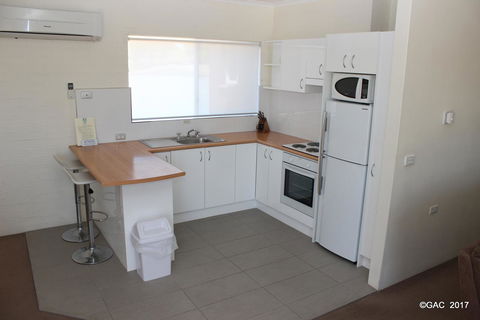 Mollymook Cove Apartments - Holiday Cairns 12