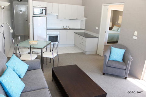 Mollymook Cove Apartments - Holiday Cairns 22