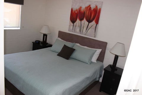 Mollymook Cove Apartments - Holiday Cairns 25