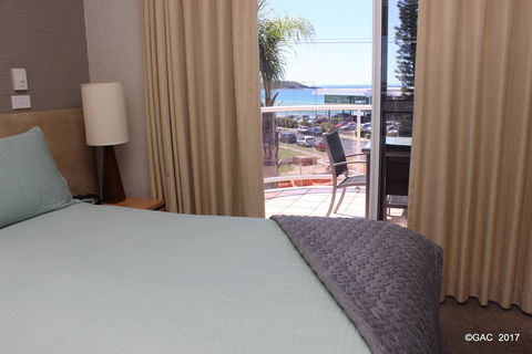 Mollymook Cove Apartments - Holiday Cairns 6