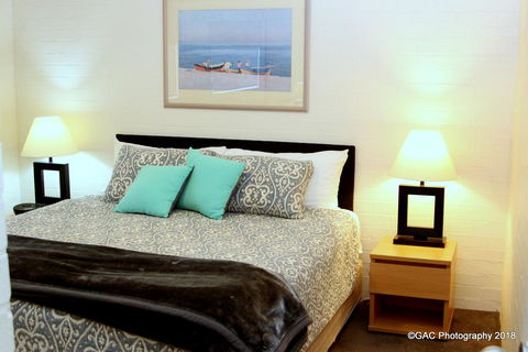 Mollymook Cove Apartments - Holiday Cairns 31