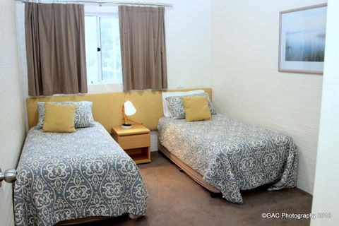 Mollymook Cove Apartments - Holiday Cairns 26
