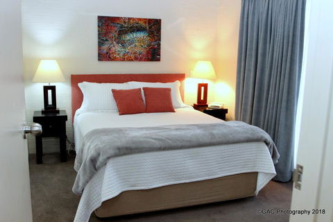 Mollymook Cove Apartments - Holiday Cairns 4