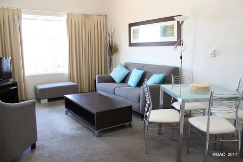 Mollymook Cove Apartments - Holiday Cairns 32