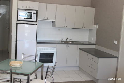 Mollymook Cove Apartments - Holiday Cairns 23