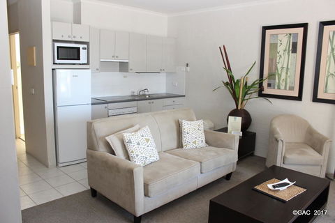 Mollymook Cove Apartments - Holiday Cairns 30