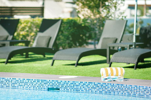 Hotel Nelson - Holiday Cairns 1