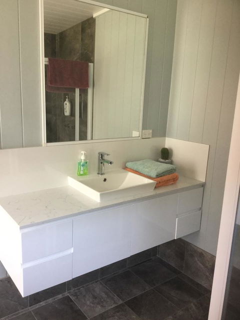 Jetz Bungalow - Holiday Cairns 1