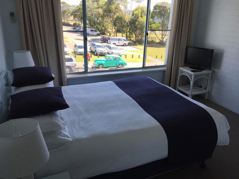 Breakers Apartments - Holiday Cairns 1