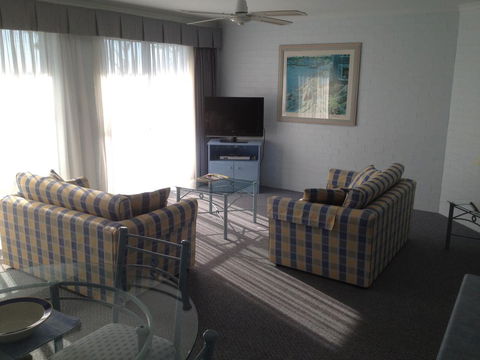 Breakers Apartments - Holiday Cairns 6