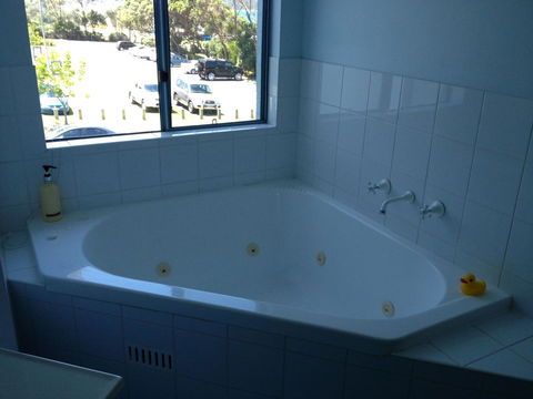 Breakers Apartments - Holiday Cairns 2