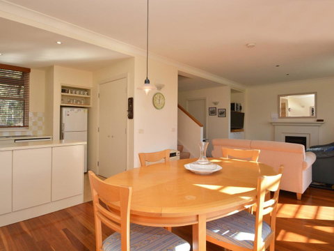 Villa 2br Prosecco Villa Located Within Cypress Lakes Resort - Holiday Cairns 6