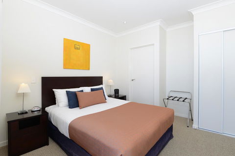Macquarie Waters Boutique Apartment Hotel - Holiday Cairns 12