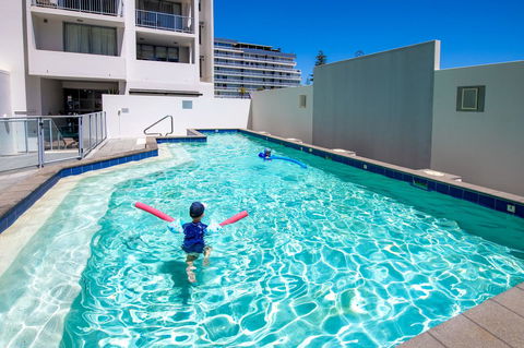 Macquarie Waters Boutique Apartment Hotel - Holiday Cairns 3