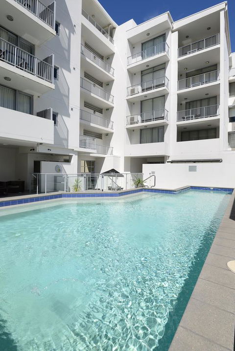 Macquarie Waters Boutique Apartment Hotel - Holiday Cairns 5