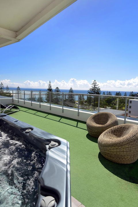 Macquarie Waters Boutique Apartment Hotel - Holiday Cairns 8