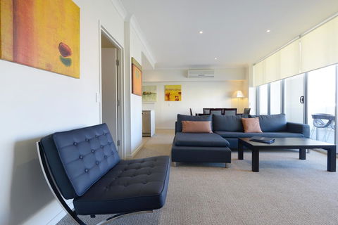Macquarie Waters Boutique Apartment Hotel - Holiday Cairns 11