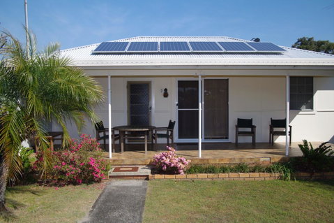 Fleur Cottage, 7 Willow Street - Holiday Cairns 4