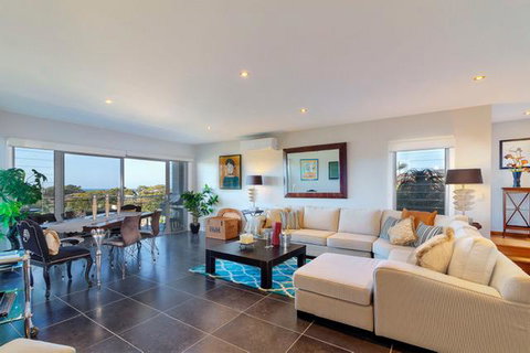 Churchill View Forster - Holiday Cairns 0