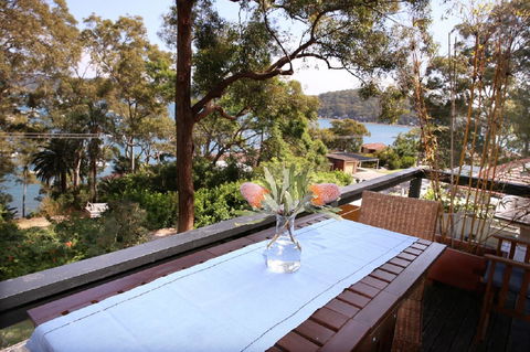 Refuge Cove On Pittwater - Holiday Cairns 4