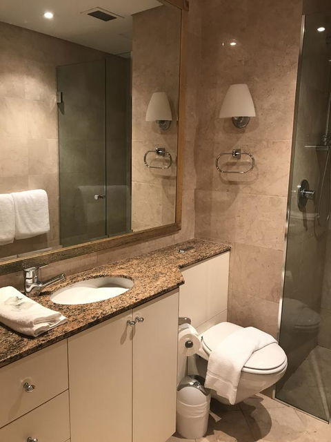 Wyndel Apartments Sydney CBD - Bond - Holiday Cairns 7