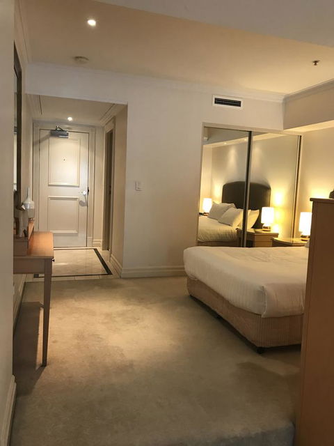 Wyndel Apartments Sydney CBD - Bond - Holiday Cairns 5