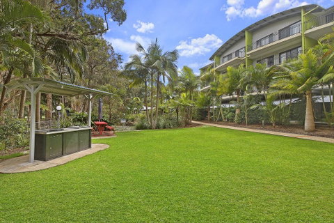 Flynns Beach Resort - Holiday Cairns 1