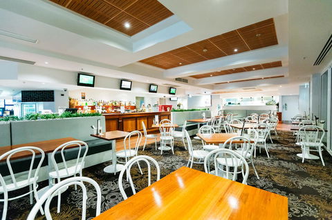 Coniston Hotel Wollongong - Holiday Cairns 21