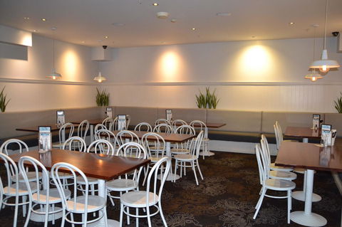 Coniston Hotel Wollongong - Holiday Cairns 22