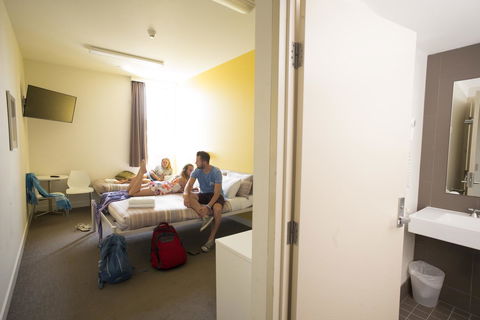 YHA Sydney Harbour - Holiday Cairns 4