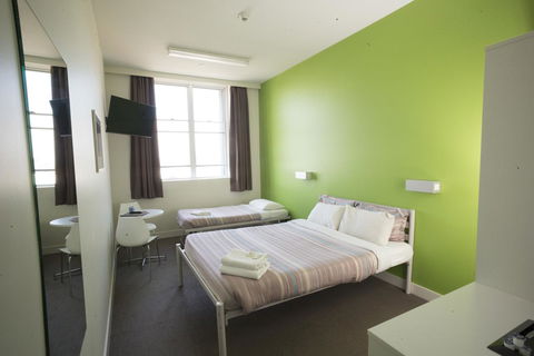 YHA Sydney Harbour - Holiday Cairns 2