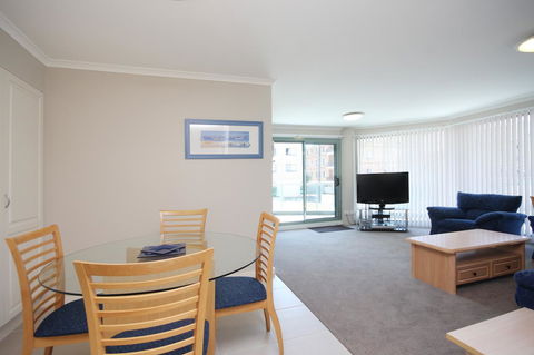 Sails Apartments - Holiday Cairns 22