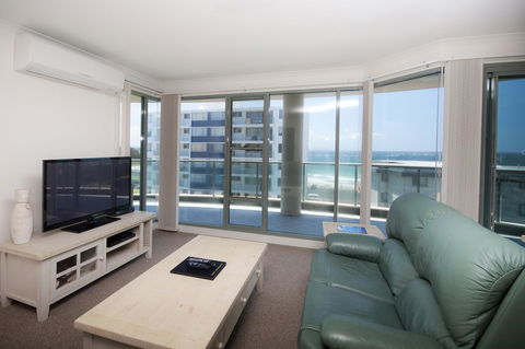 Sails Apartments - Holiday Cairns 18
