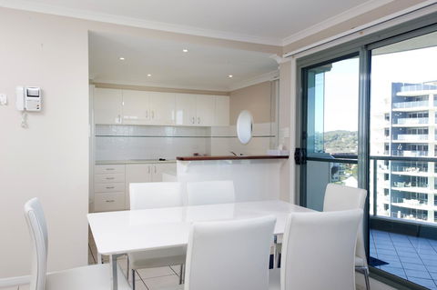 Sails Apartments - Holiday Cairns 3