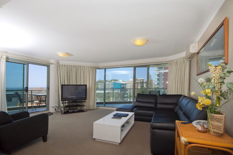 Sails Apartments - Holiday Cairns 16