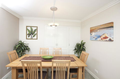 Sails Apartments - Holiday Cairns 20