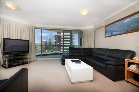 Sails Apartments - Holiday Cairns 15