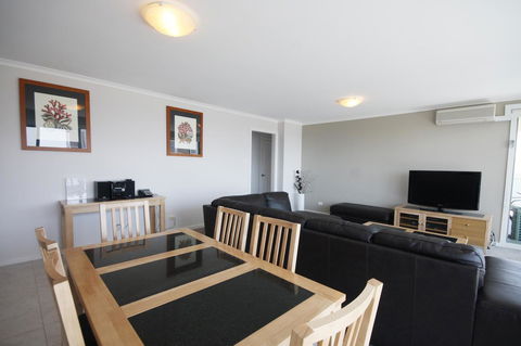 Sails Apartments - Holiday Cairns 21