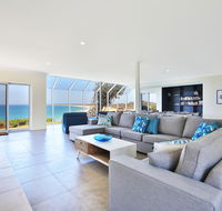 Neptune - Absolute Beachfront - Holiday Cairns