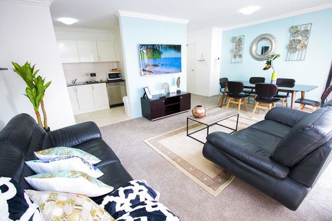DD Apartments On Darling Harbour - Holiday Cairns 3